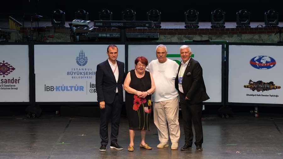 2 DEV SANATÇIYA “YAŞAM BOYU BAŞARI ÖDÜLÜ” VERİLDİ