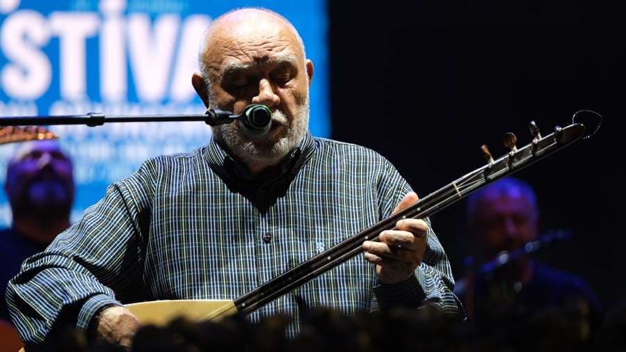 MUSA EROĞLU, TÜRKÜLERİYLE FESTİVAL SAHNESİNDE YÜREKLERE DOKUNDU